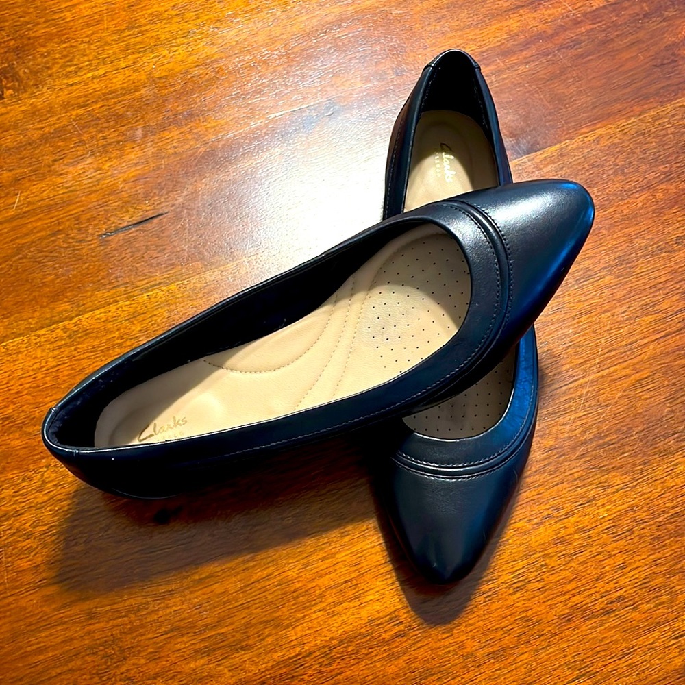 Clarks Artisan black flats